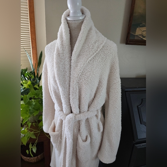 Barefoot dreams  cozy chic cream unisex robe sz. 2 Medium - Picture 5 of 9